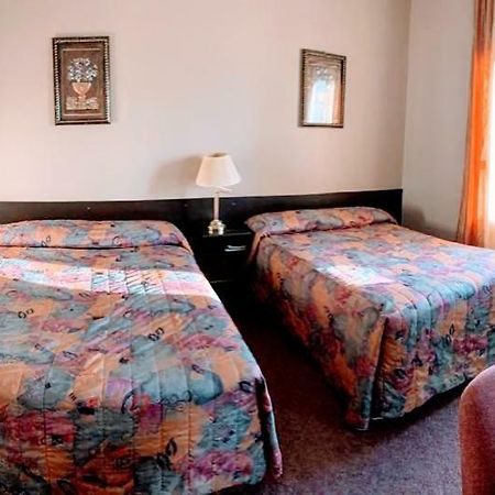 Bonnyville Hotel Buitenkant foto