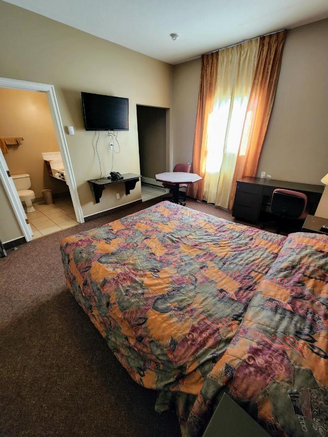 Bonnyville Hotel Buitenkant foto